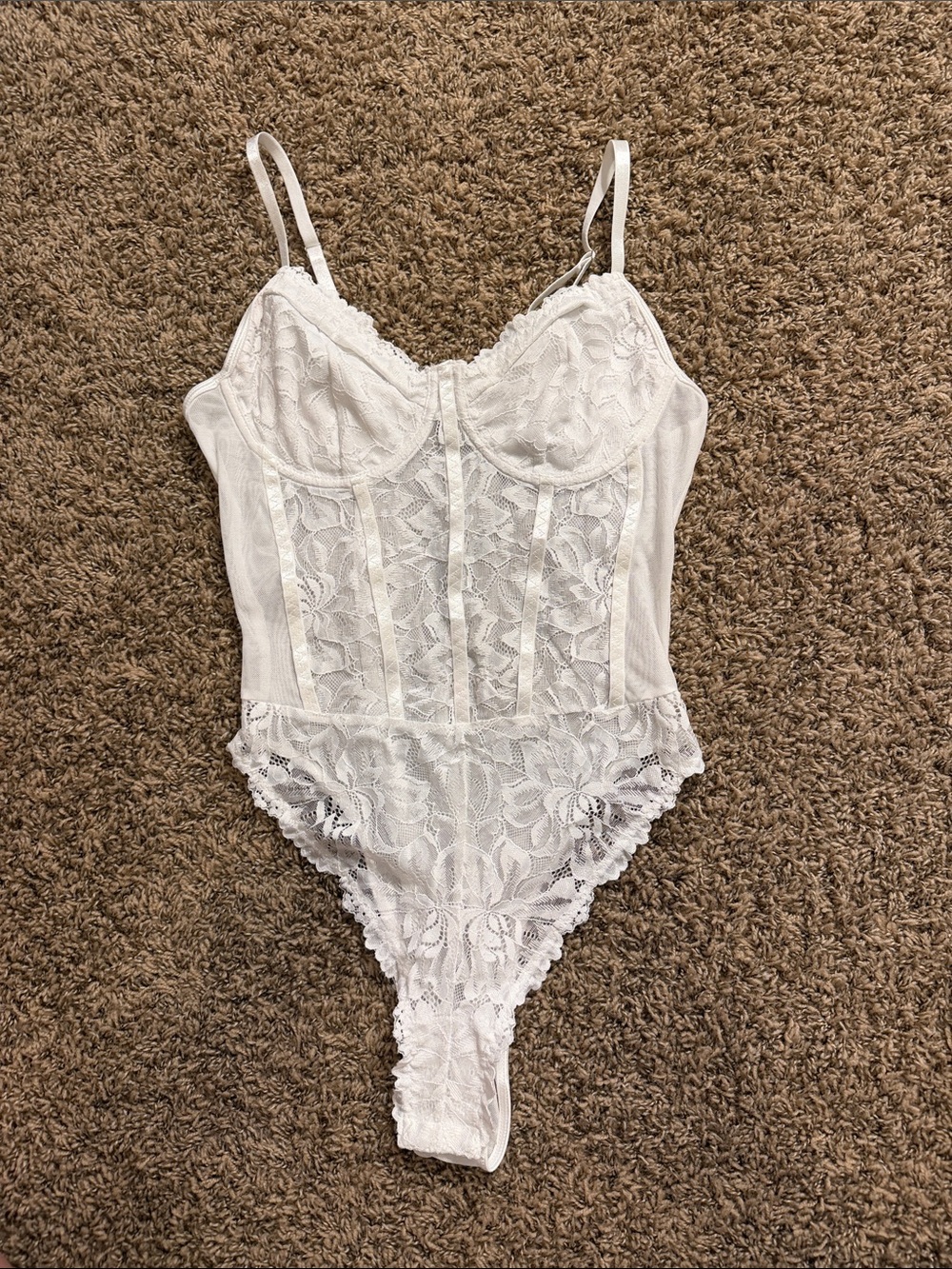 SHEIN White Lace Underwire Lace-Trim Bodysuit